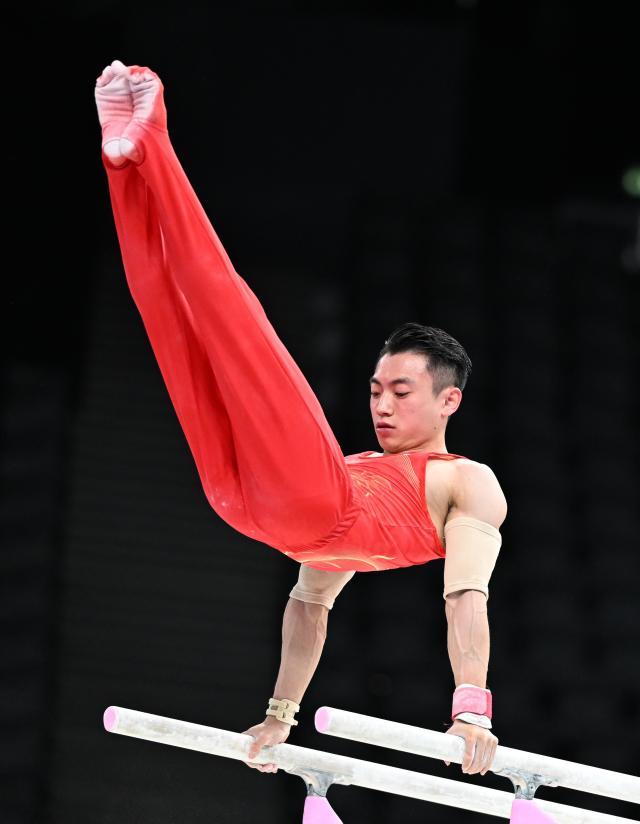 1722855165507010817.jpg (巴黎奥运会)(7)体操——中国男队进行赛台训练XxjpseC007180_20240725_MVPFN0A001.jpg