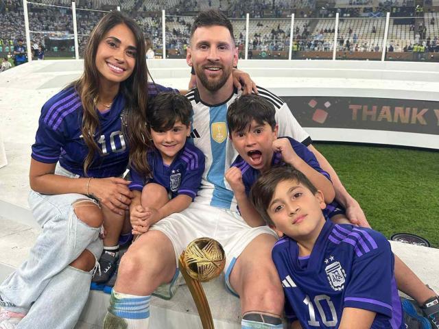 1686220597514042934.jpg messi-family-dccf1384c5d74dc89e3bf2ea6f5417a9.jpg