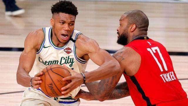 交易截止日倒计时一周！这出好戏由大前锋们主演