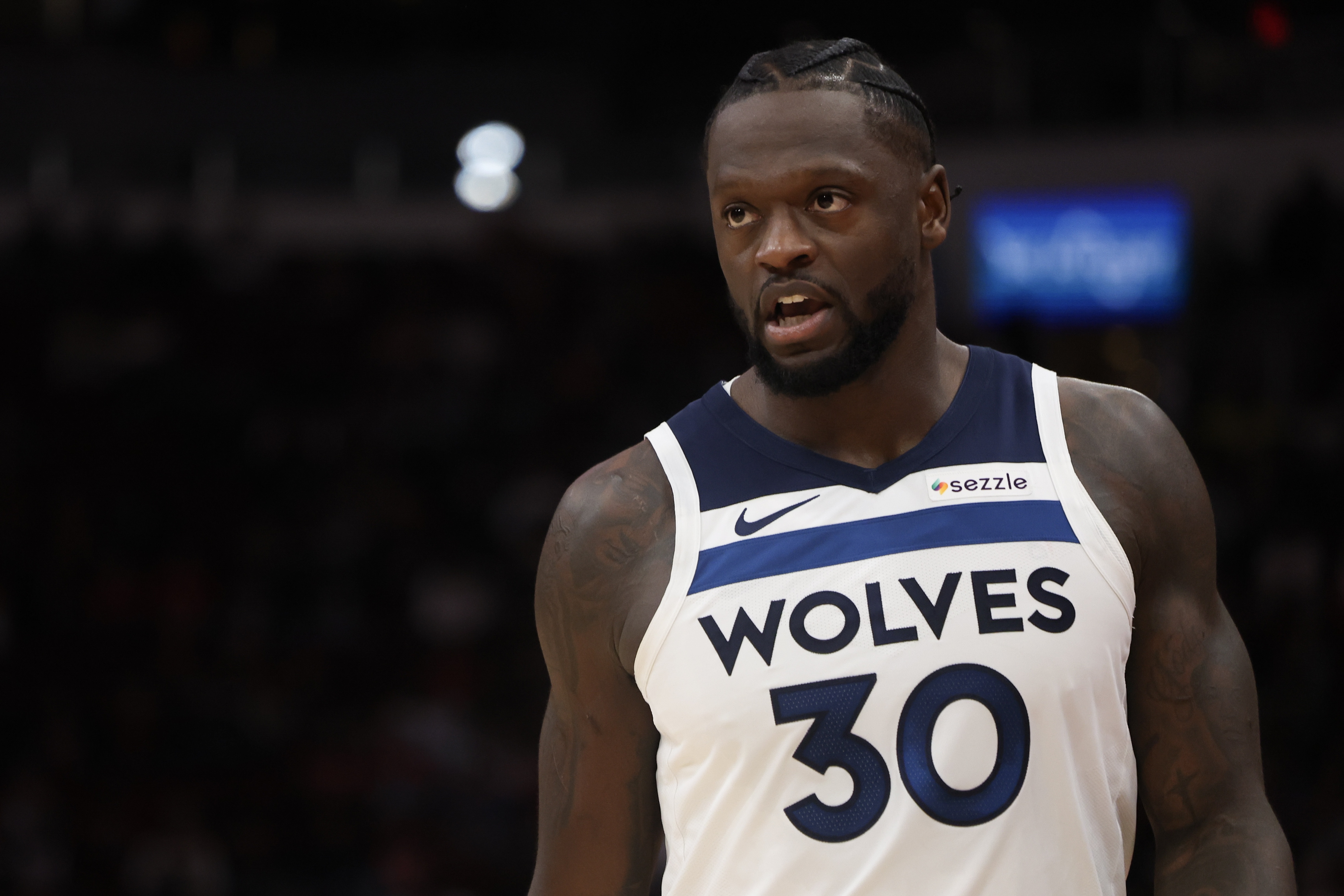 表现也就凑合！兰德尔16中6&amp;罚球4中3 得15分9板2助&amp;有4次失误